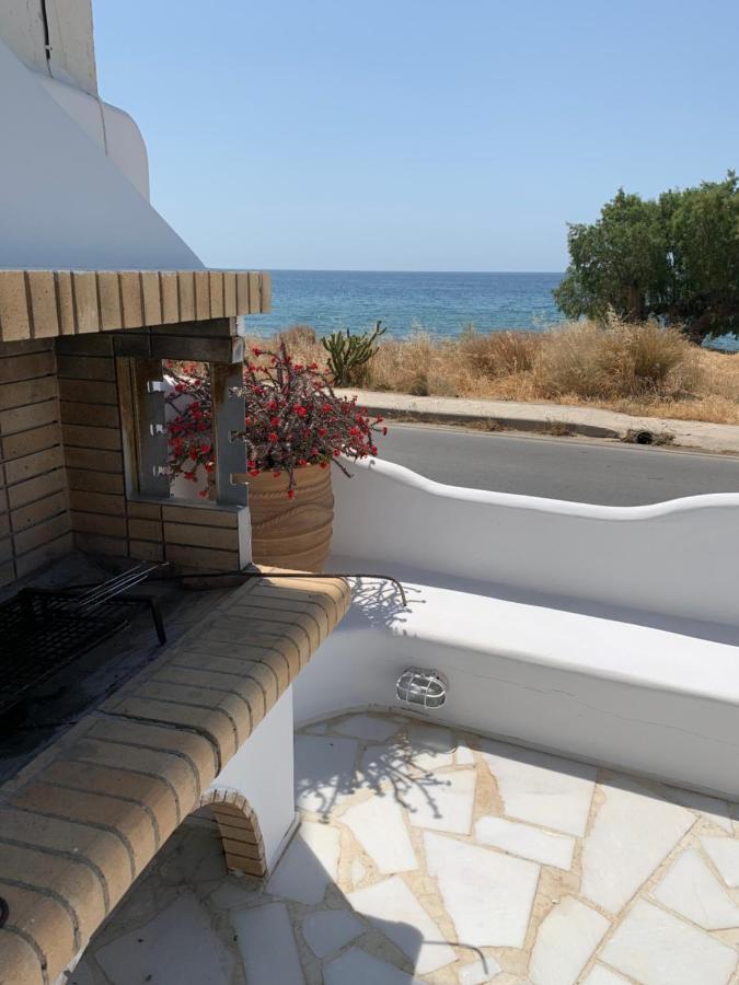 Blue Sea Villa & Apartments Makrýgialos Exterior foto